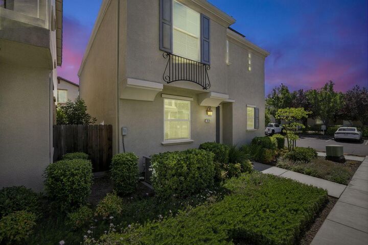 Property Photo: 7839 Brizio Walk CA 95823