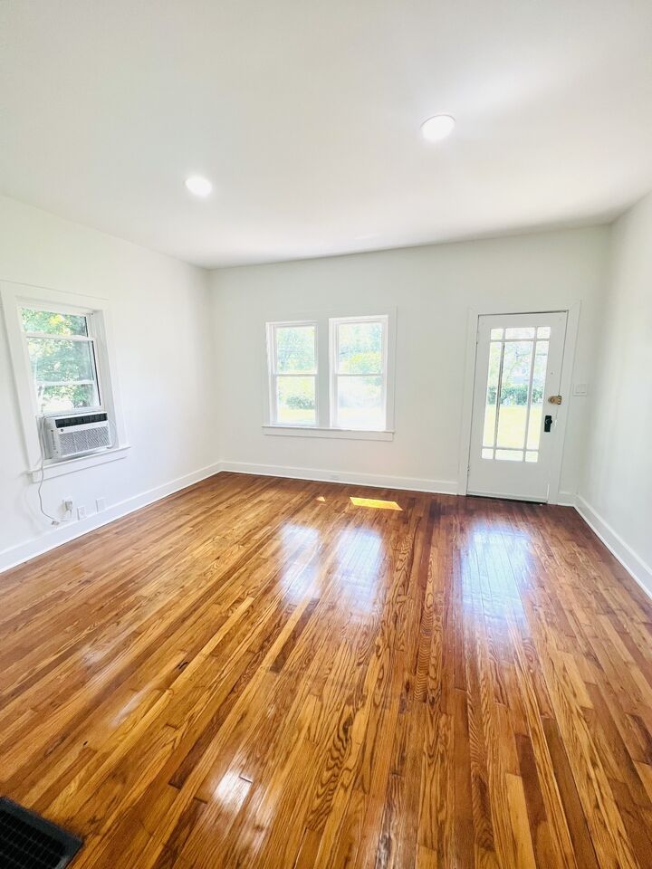 Property Photo:  1525 Riverside Dr B  TN 37206 