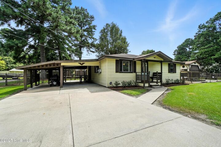 Property Photo:  105 Coopers Lane  NC 27909 