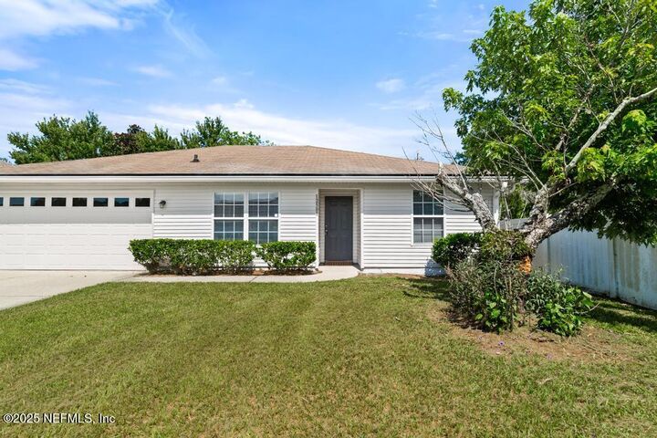 Property Photo: 12501 Ayrshire Street E FL 32226