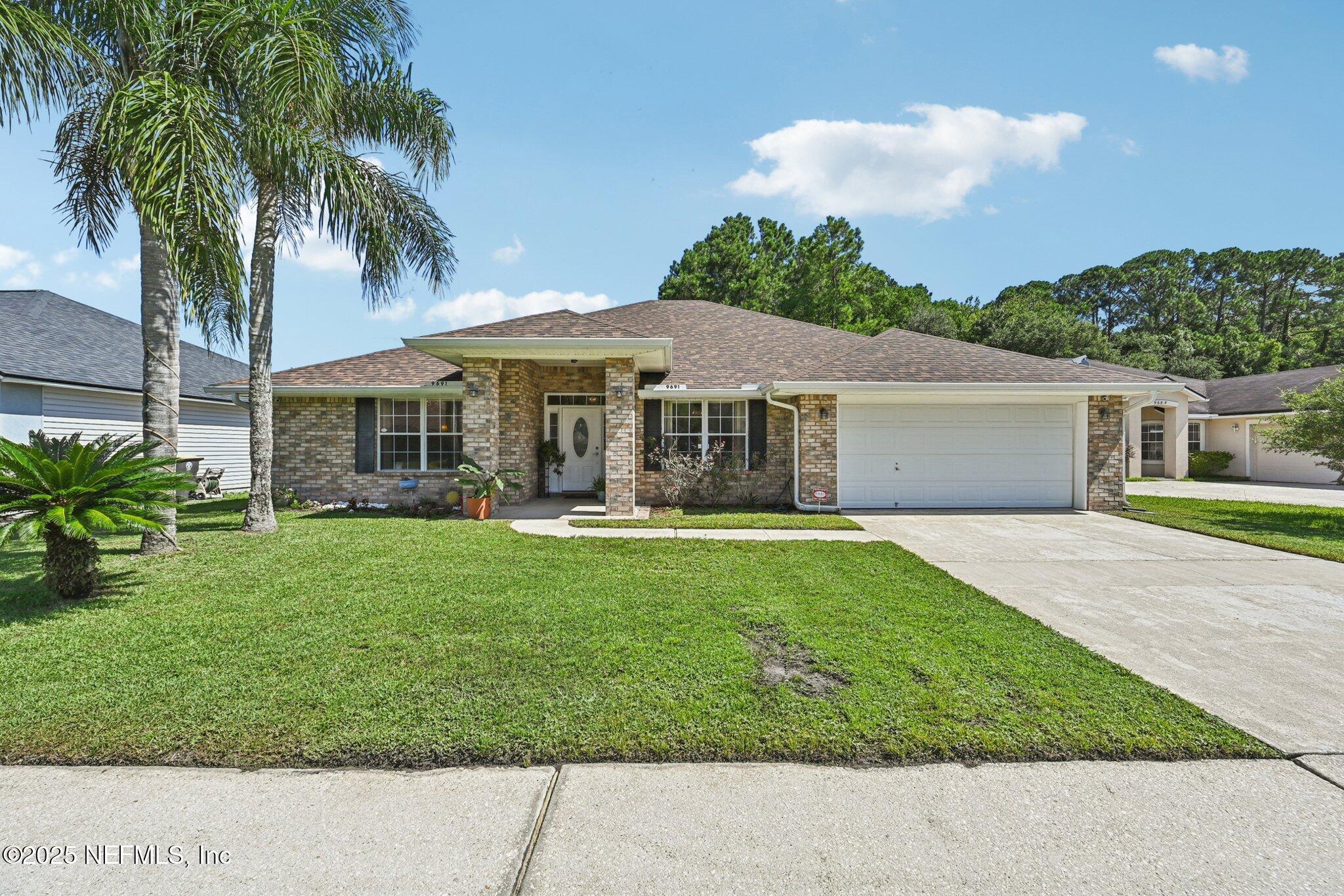 Property Photo: 9691 Cedar Ridge Drive E FL 32221