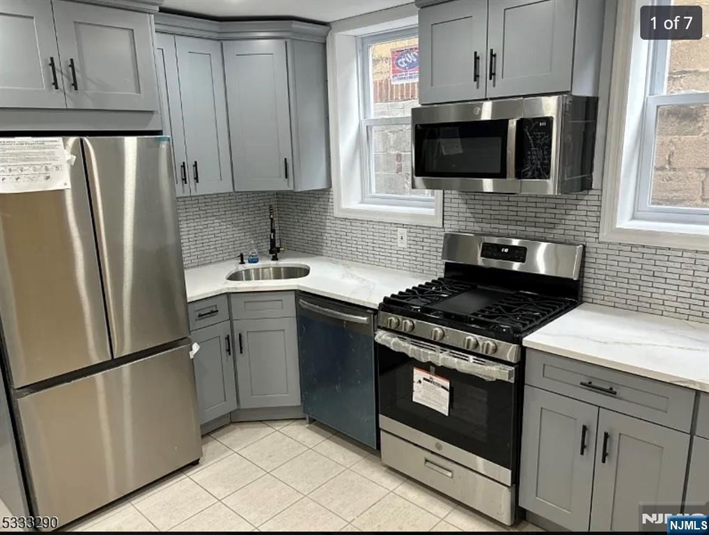 Property Photo:  280 Wilson Avenue 2L  NJ 07032 