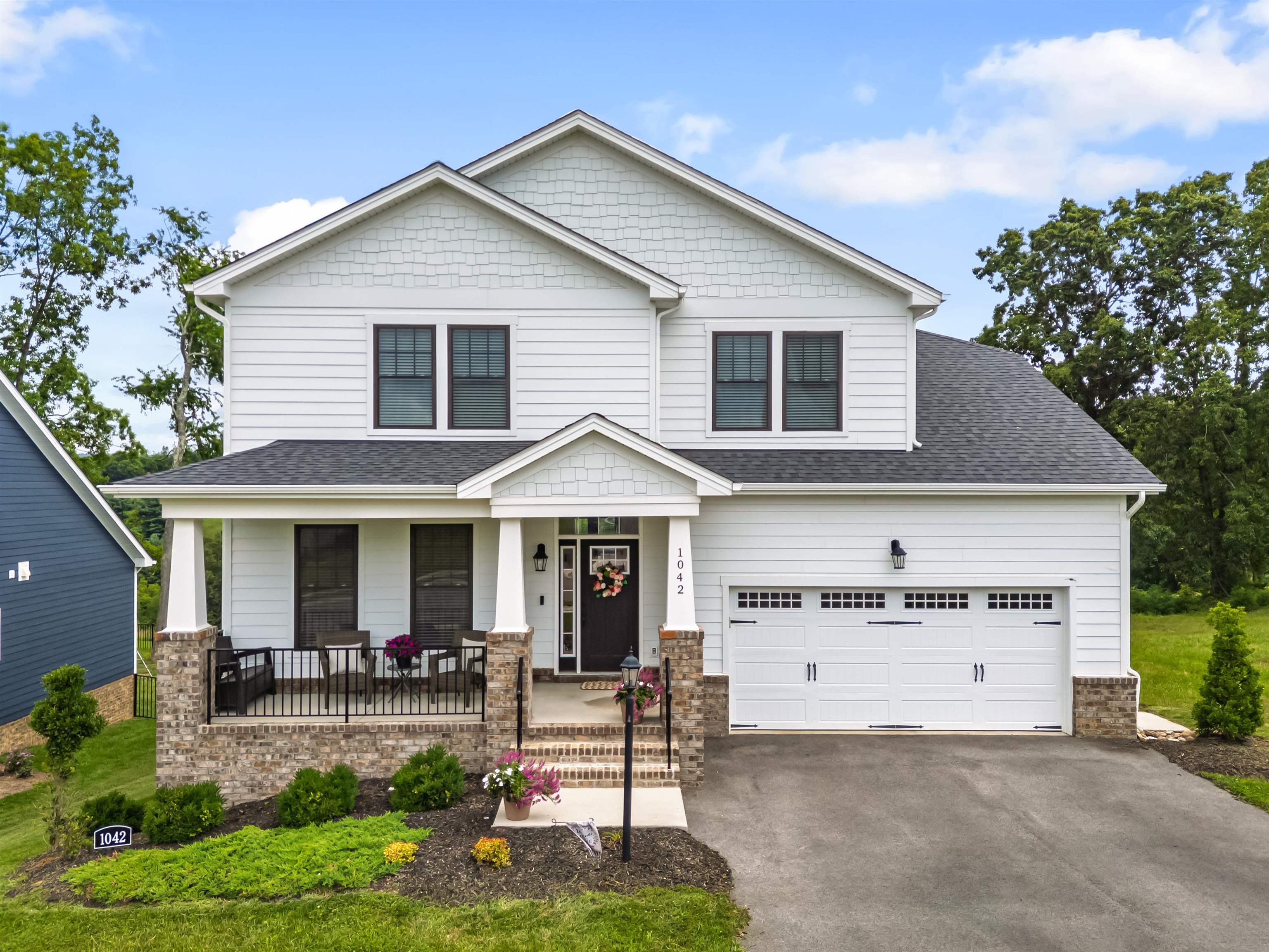 Property Photo: 1042 Round Meadow Drive VA 24073