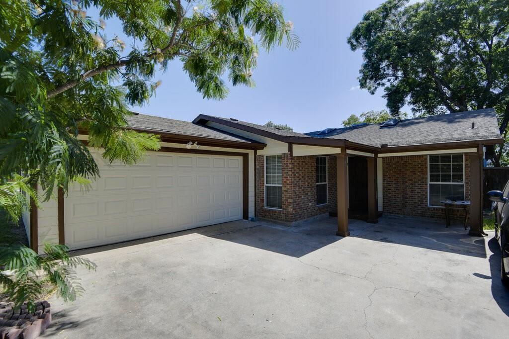 Photo de la propriété:  120 N 5th Street  TX 76065 