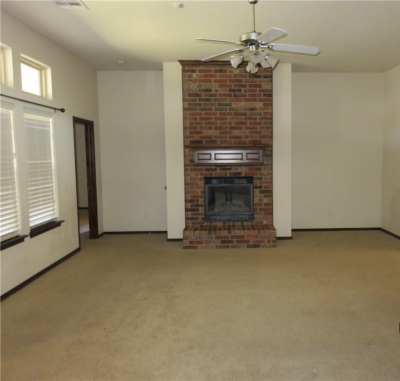 Photo de la propriété:  320 White Oaks Drive  OK 73071 