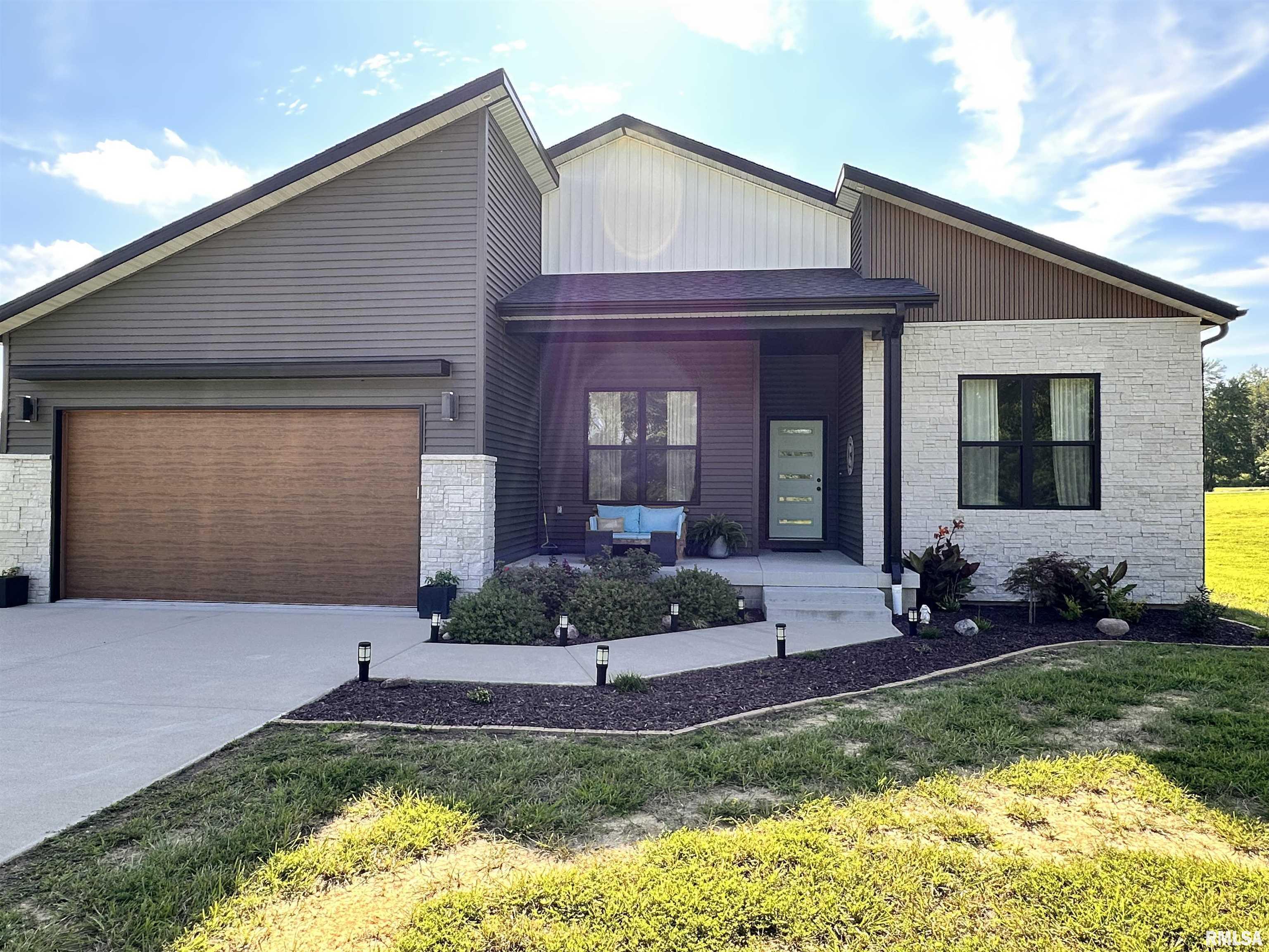 14758 Followell Drive  Marion IL 62959 photo