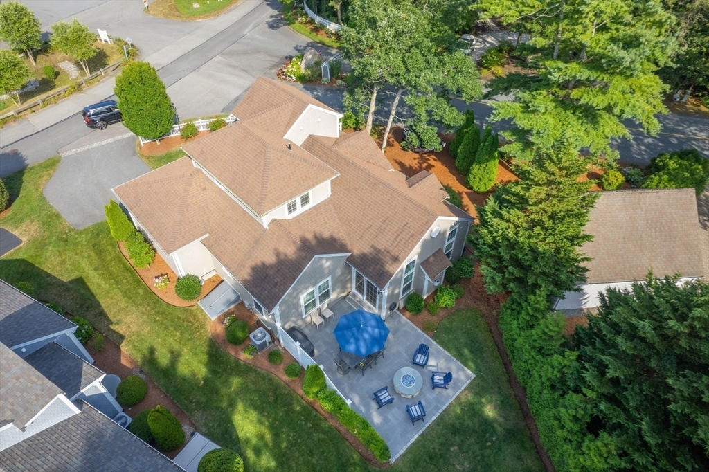 Property Photo:  10 Cross Rd  MA 02649 