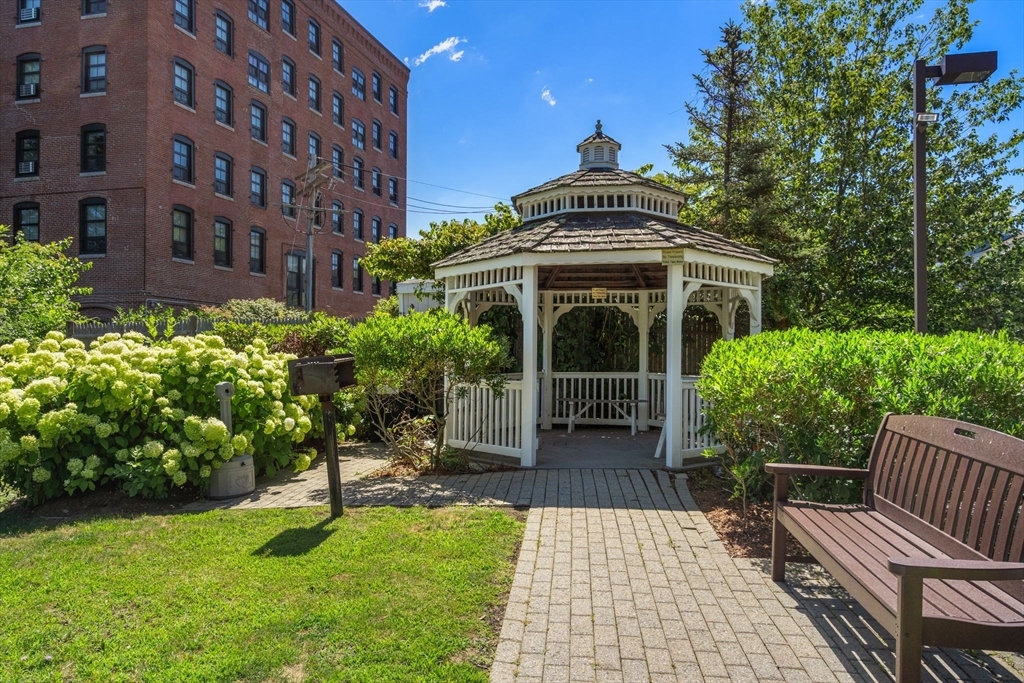 Property Photo: 10 Crowninshield St 408 MA 01960