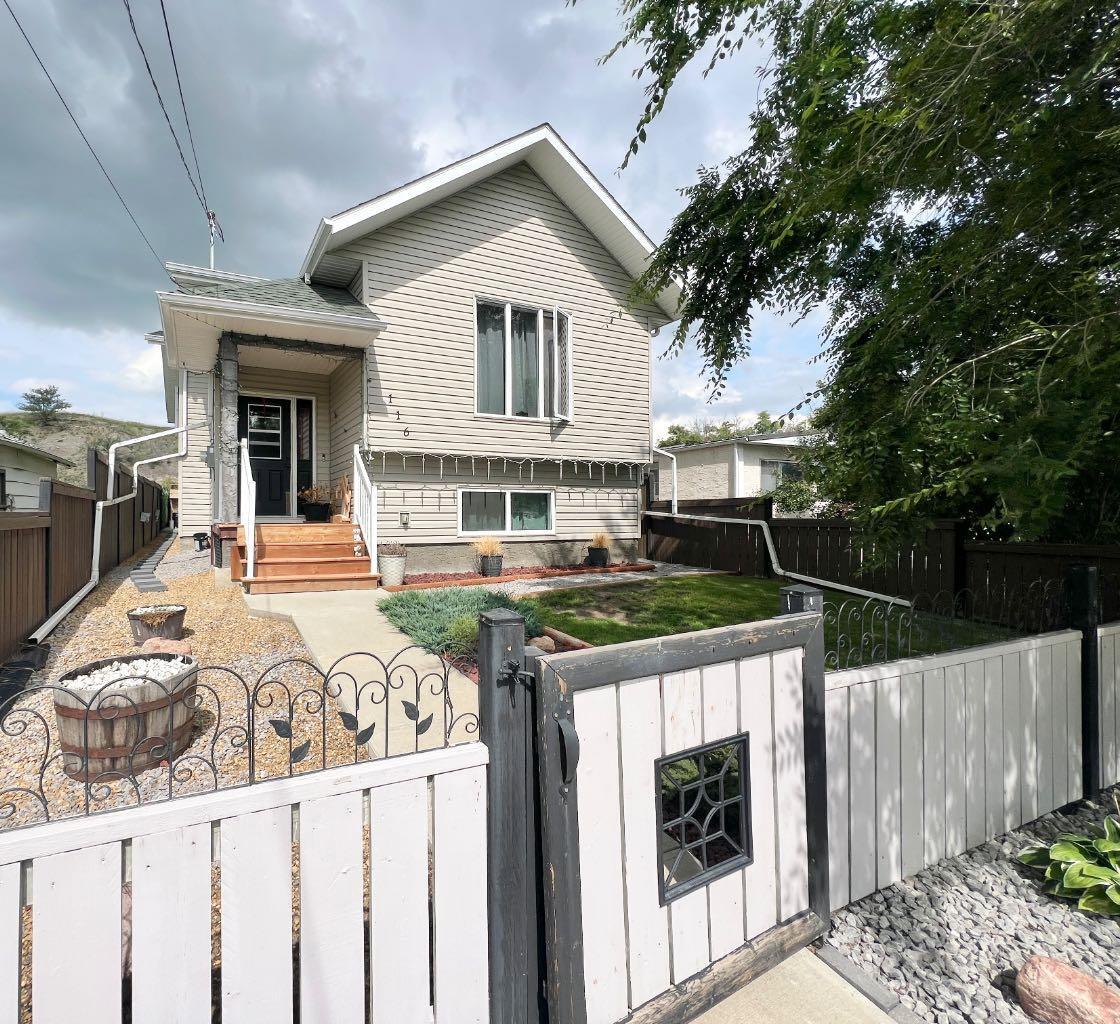 Photo de la propriété:  116 7 Avenue SW  AB T0J 0Y6 