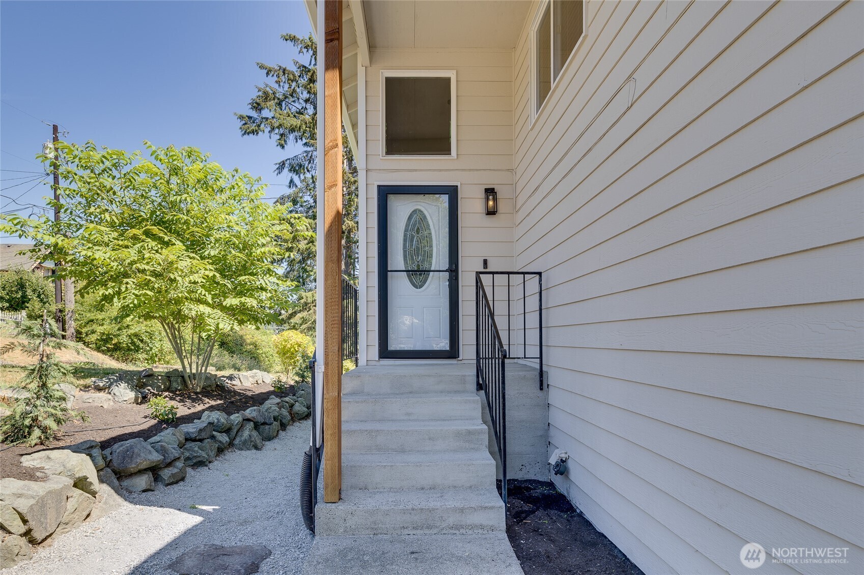 Property Photo:  817  Ford Avenue  WA 98290 