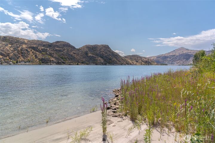 Property Photo:  24888  US Hwy 97  WA 98816 