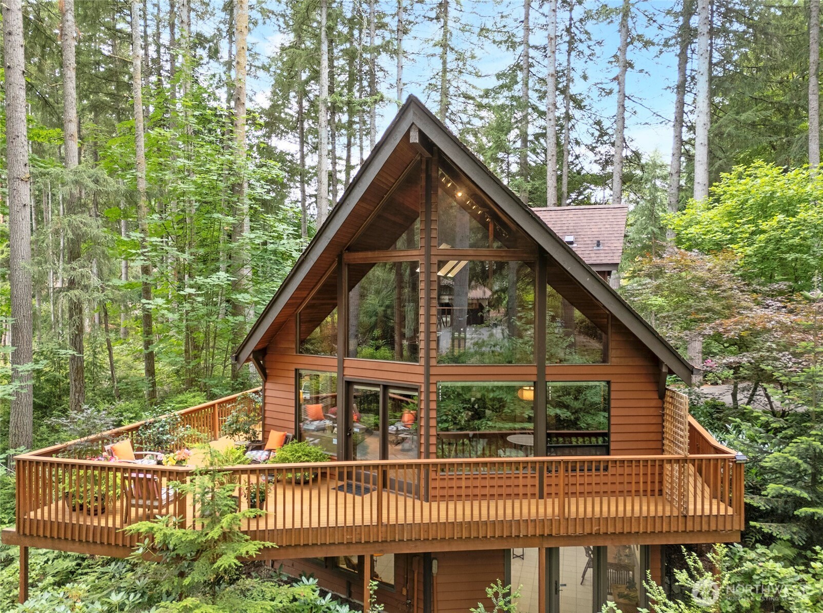 Property Photo: 9910 40th Avenue Ct WA 98332