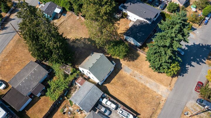 Property Photo:  6430  Elliott Way  WA 98203 
