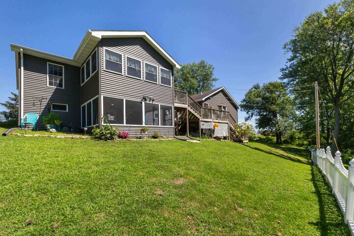 Property Photo: 1 Irvine Court IL 61036