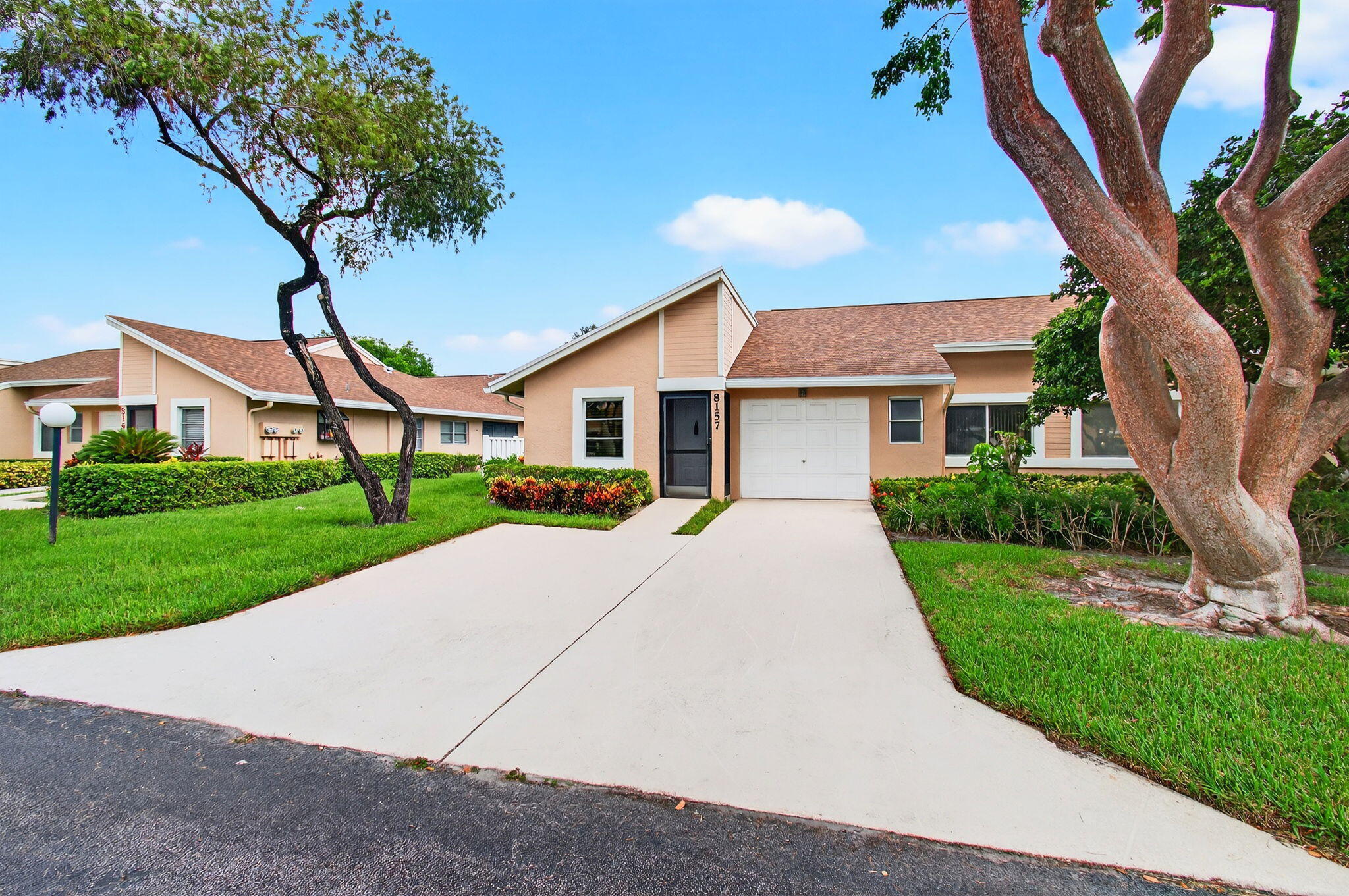 Property Photo: 8157 Springtree Road FL 33496