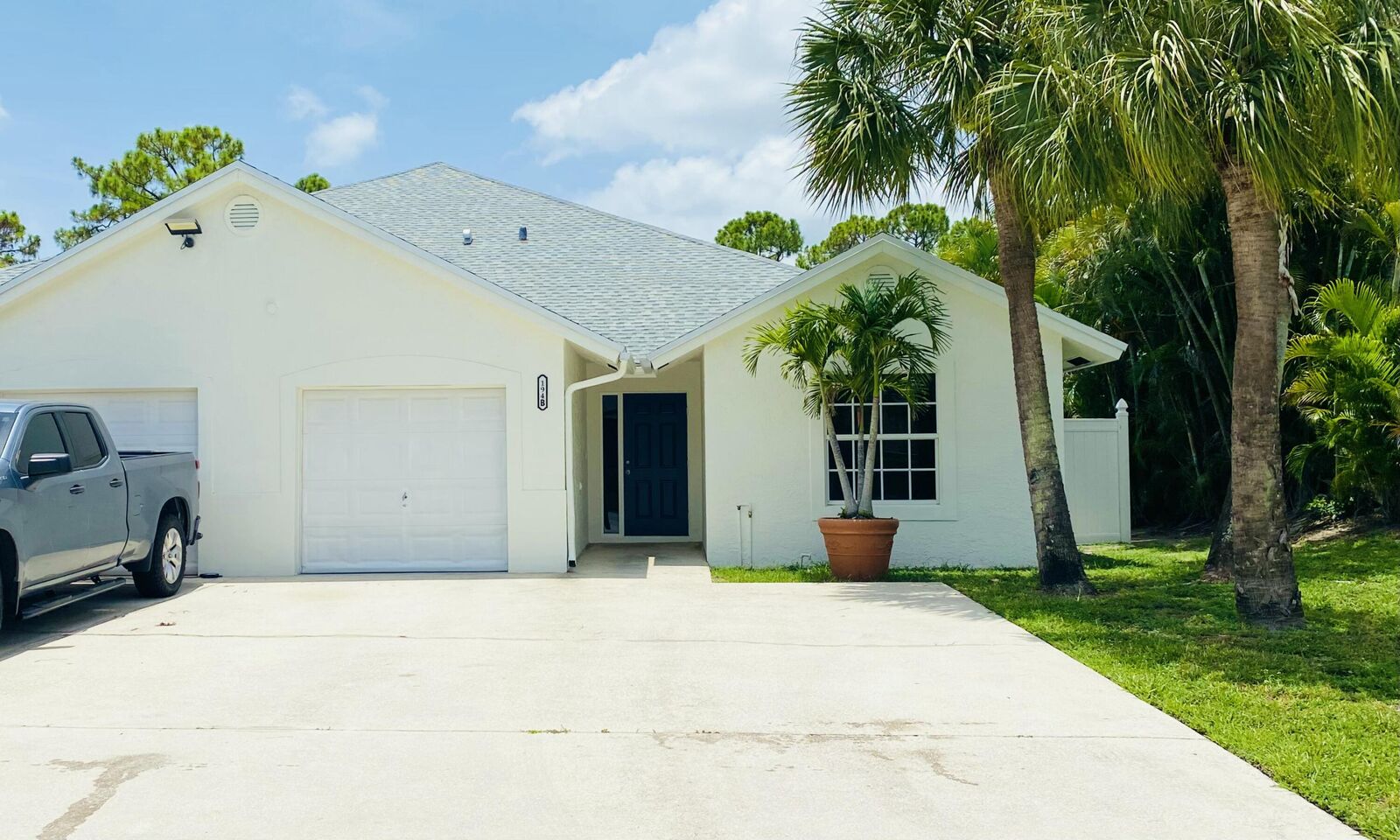 Property Photo: 194 Sparrow Dr. B FL 33411