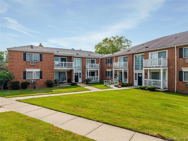 2420 Parmenter Boulevard 110  Royal Oak MI 48073 photo