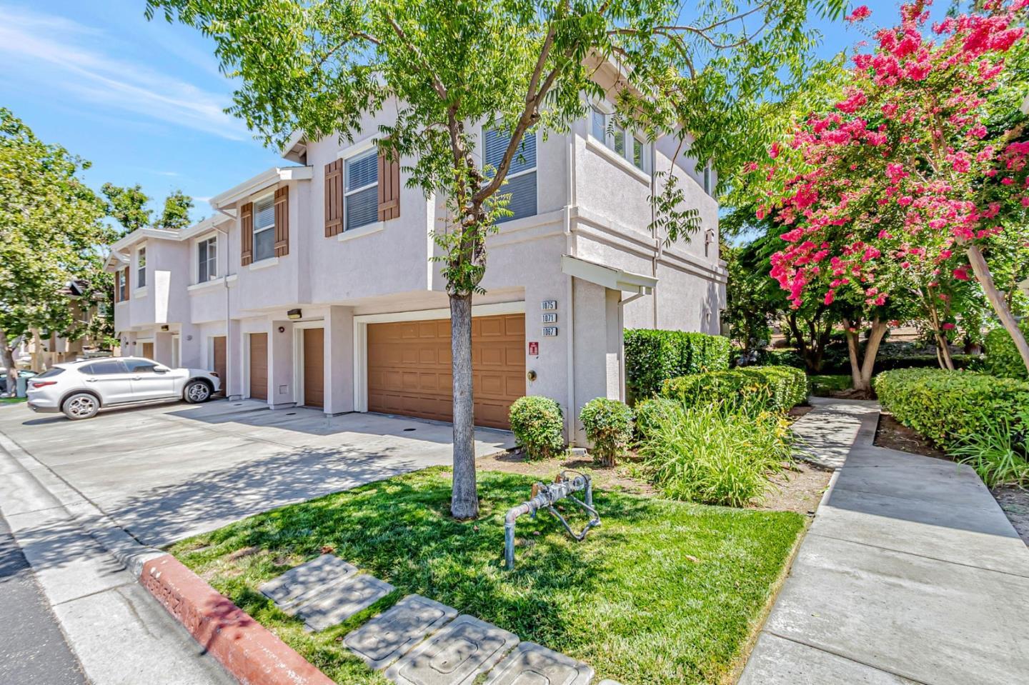 Property Photo: 1075 Esparanza Way CA 95138