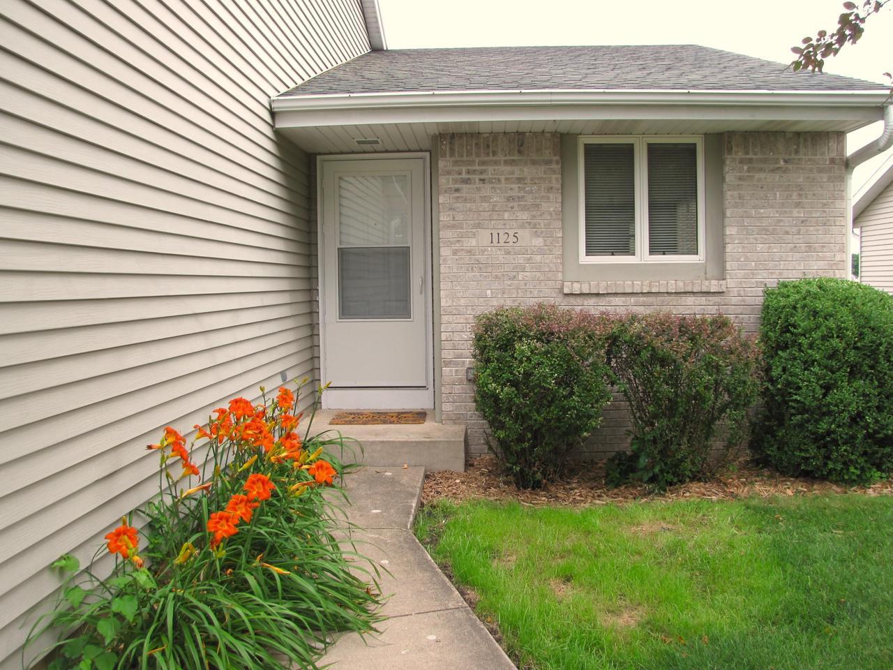 Property Photo:  1125 Nantucket Drive B  WI 53545 