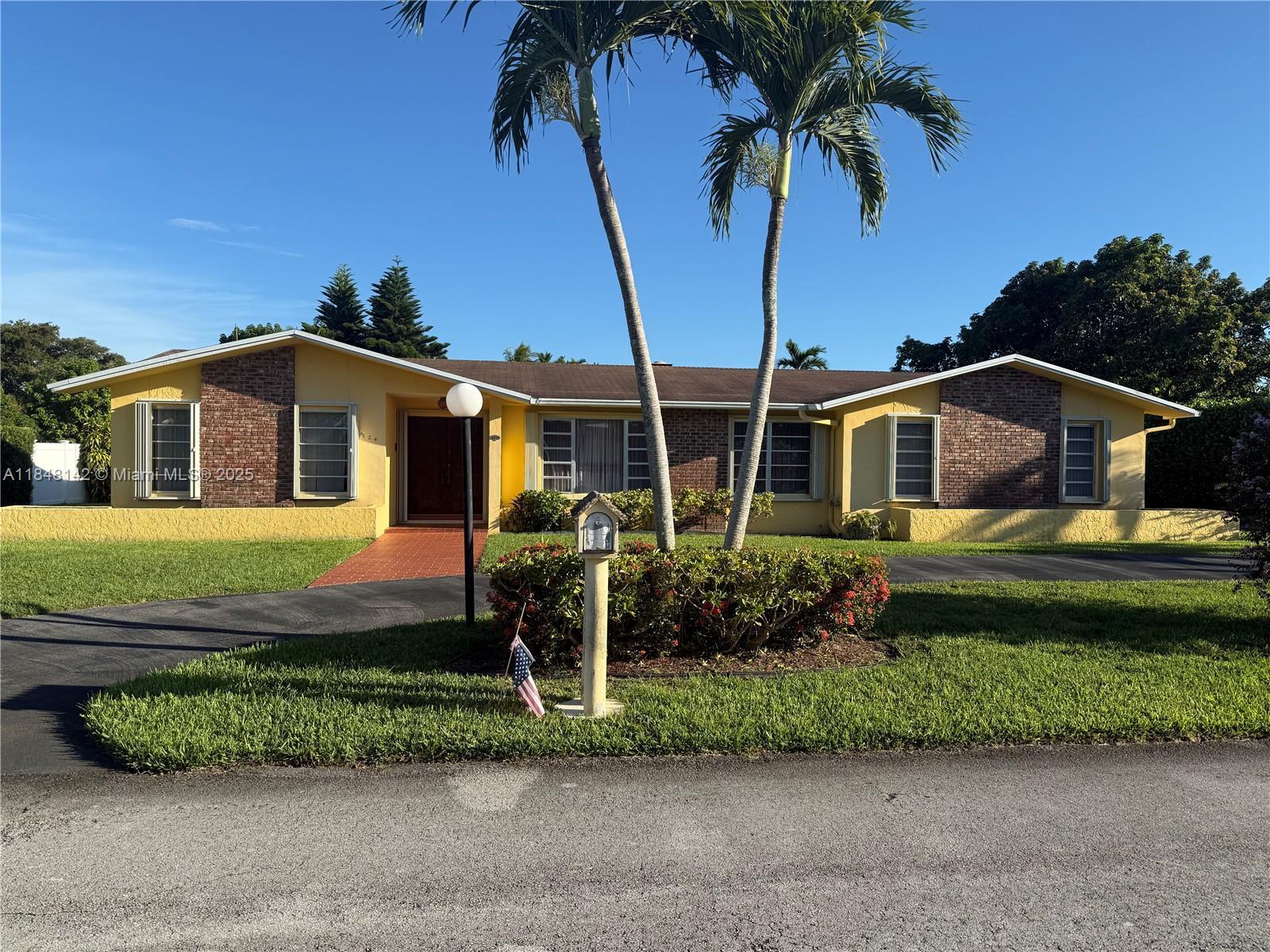Property Photo: 9824 SW 123rd Ter FL 33176