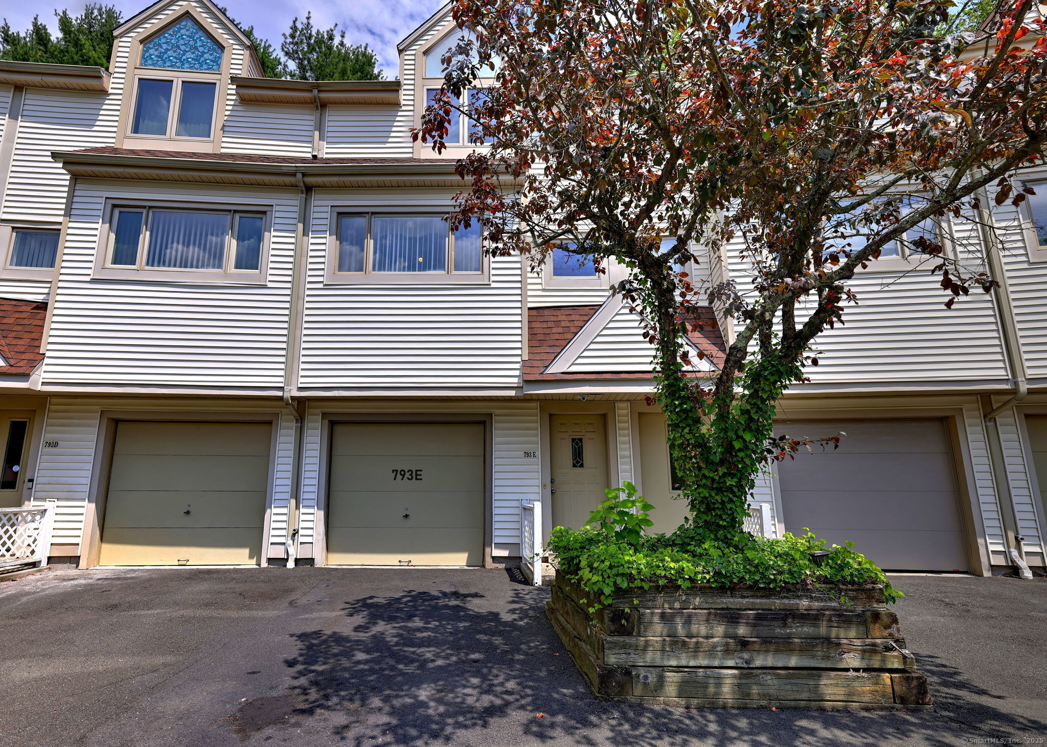 Property Photo:  793 West Main Street Apt E  CT 06451 