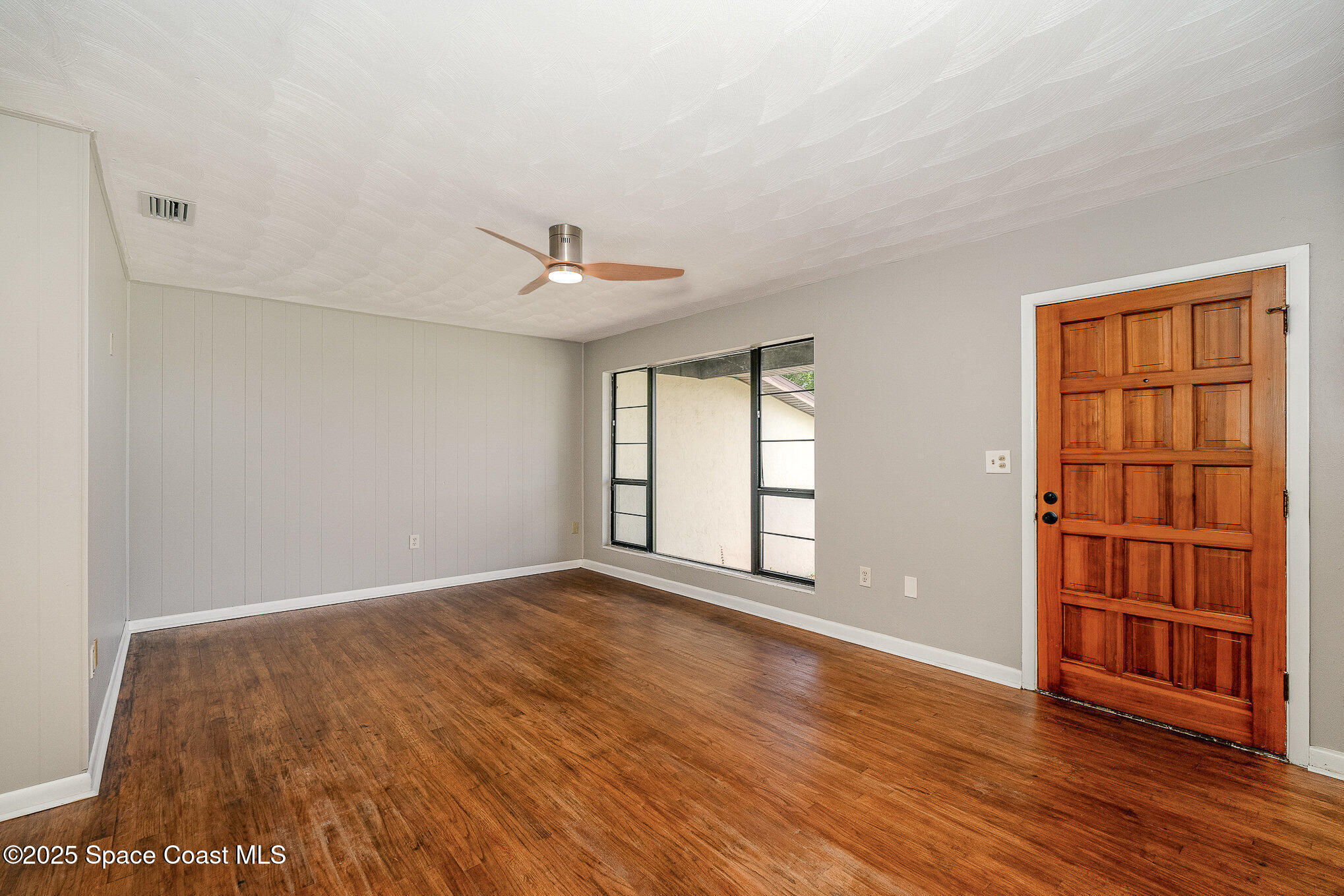 Property Photo: 808 Kensington Drive FL 32922