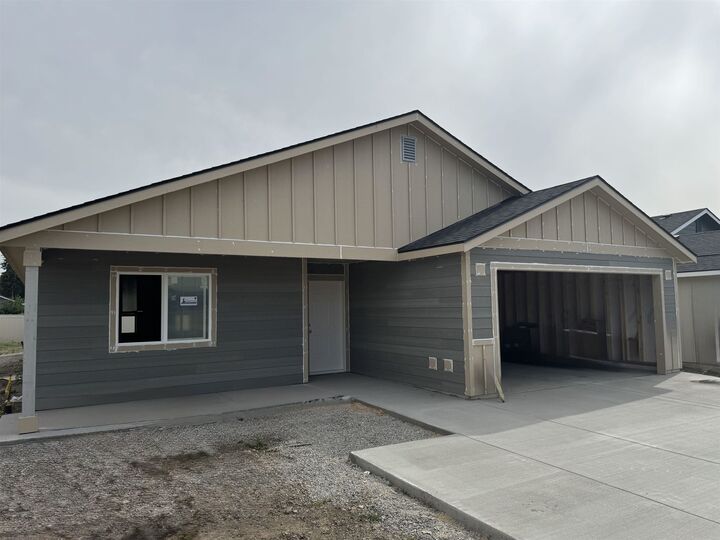 Property Photo: 18424 E 1st Ln WA 99016