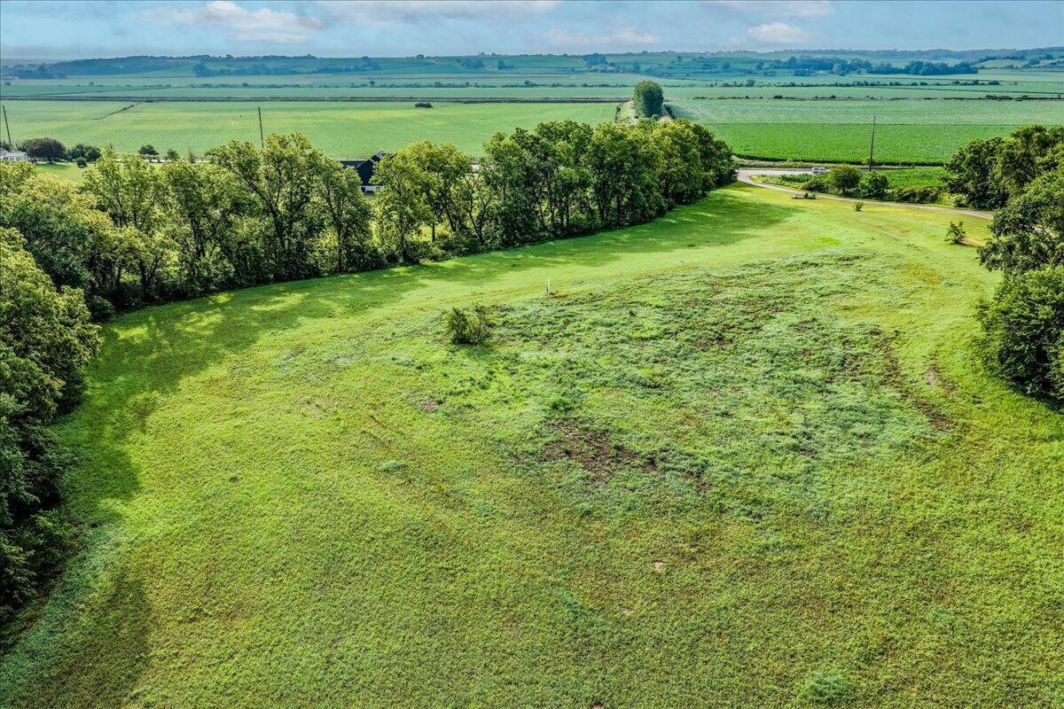 Property Photo: 2489 US-30 IA 51546