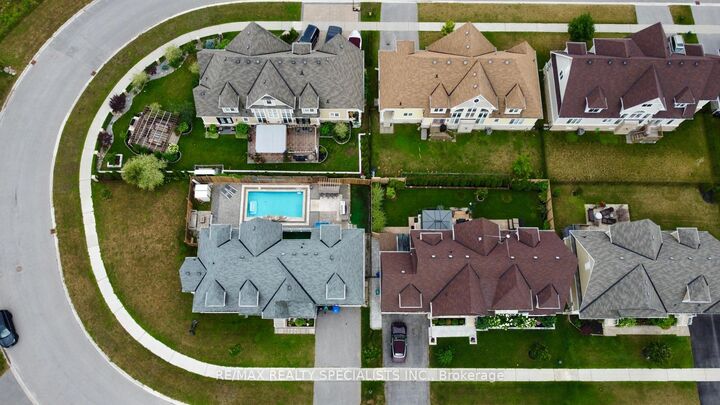 Photo de la propriété:  61 Riverwalk Place  ON L4R 0B4 