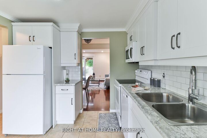 Photo de la propriété: 12 Hill Street ON L7J 2W2