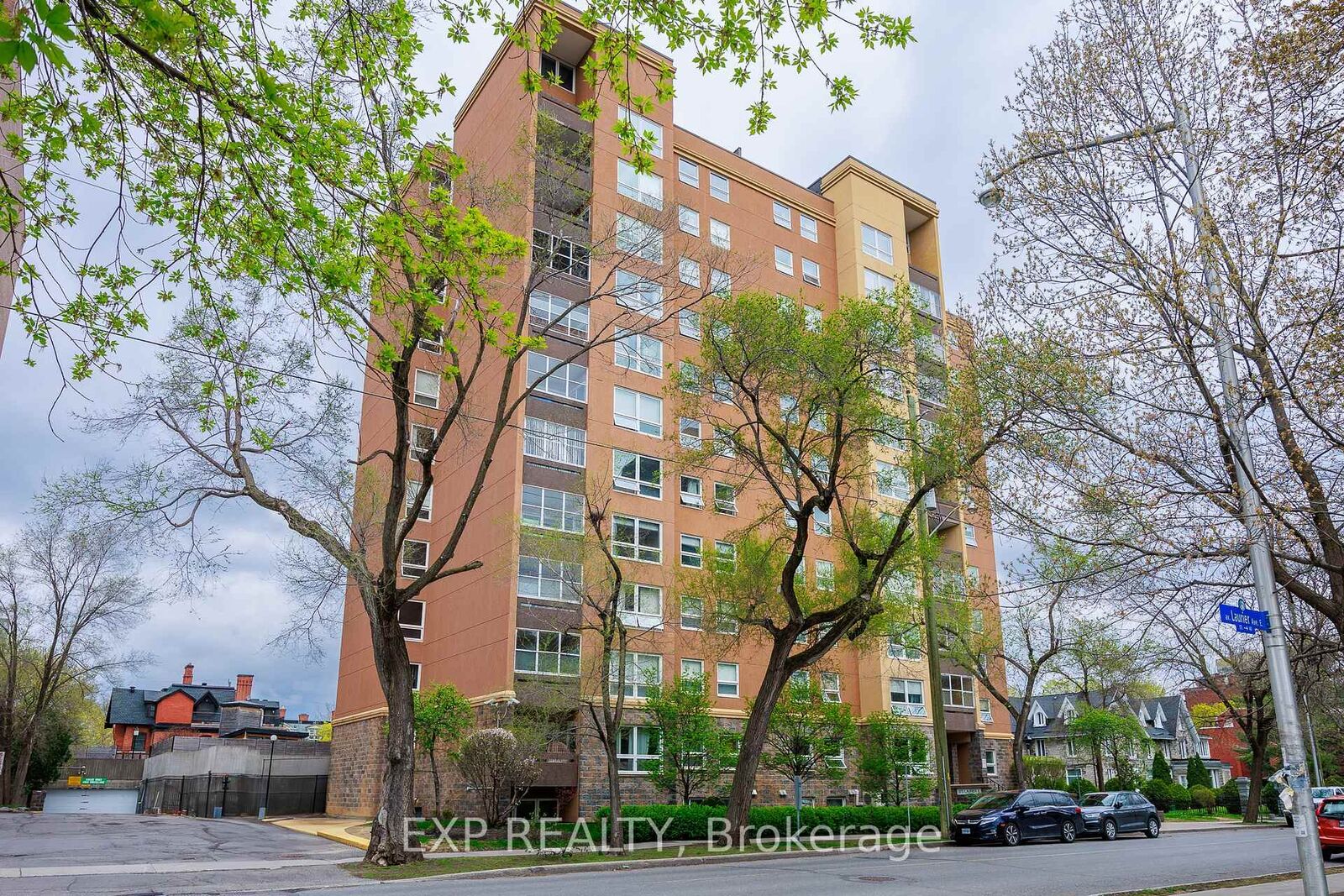Property Photo: 373 Laurier Avenue E 1003 ON K1N 8X6