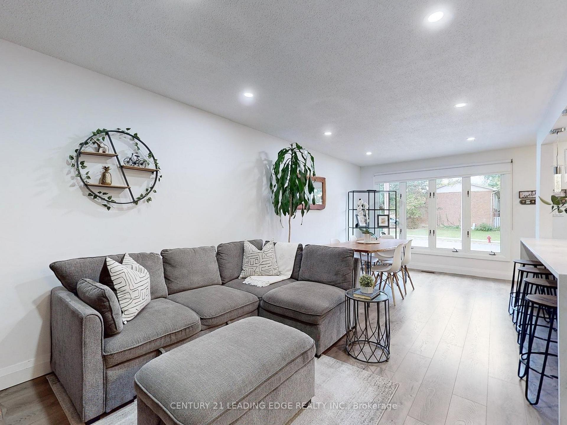 Property Photo: 49 Quigley Road ON L8K 6K9