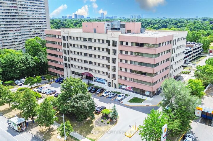 Property Photo: 10 Gateway Boulevard 506 ON M3C 3A1