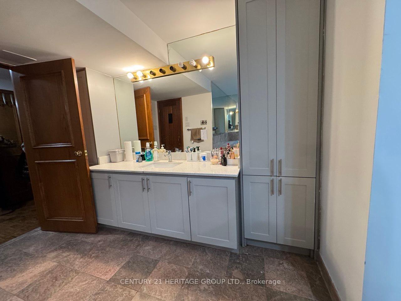 Photo de la propriété:  104 Carrington Drive Bsmt  ON L4C 7X6 