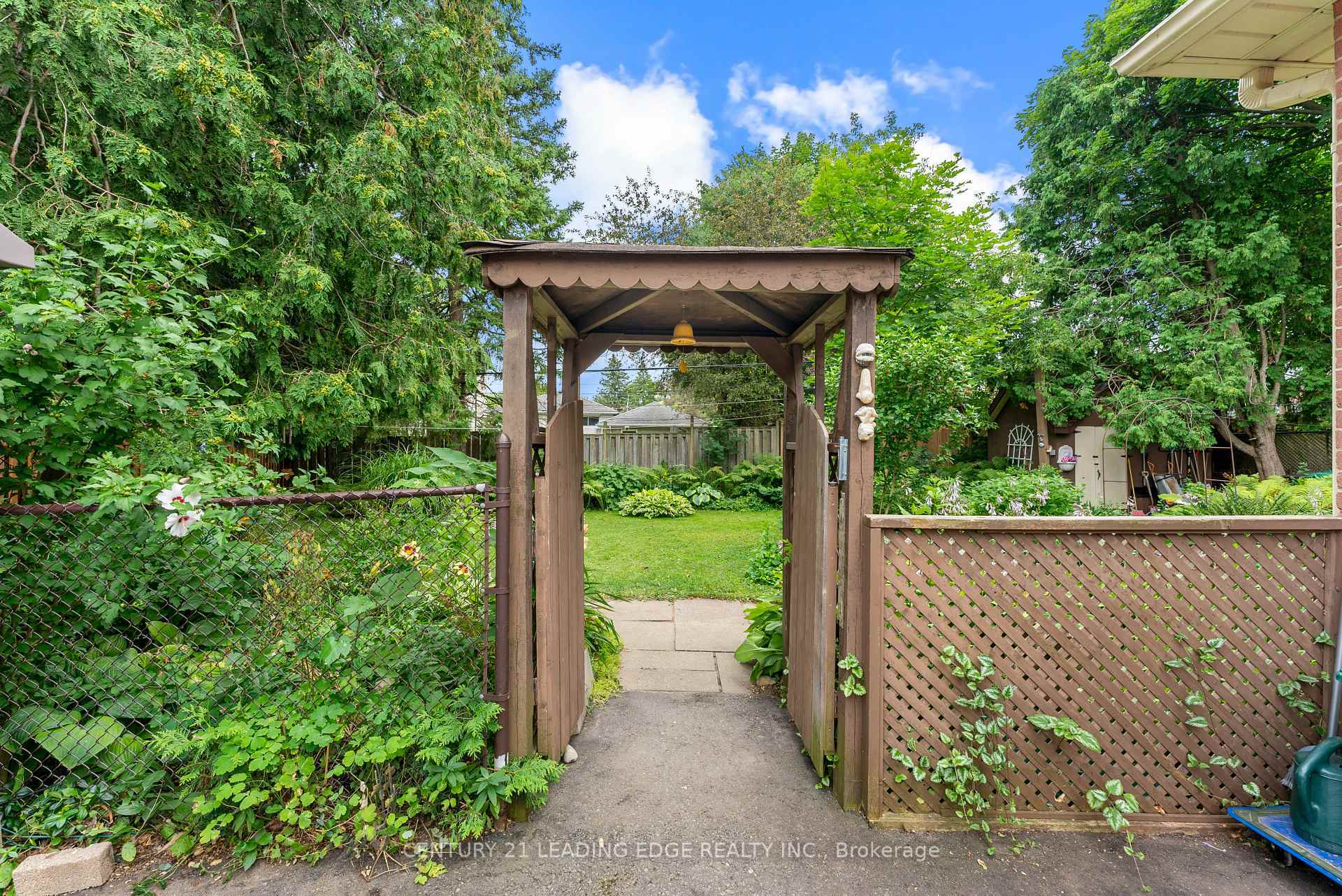 Photo de la propriété: 46 Johnson Road ON L4G 2A2