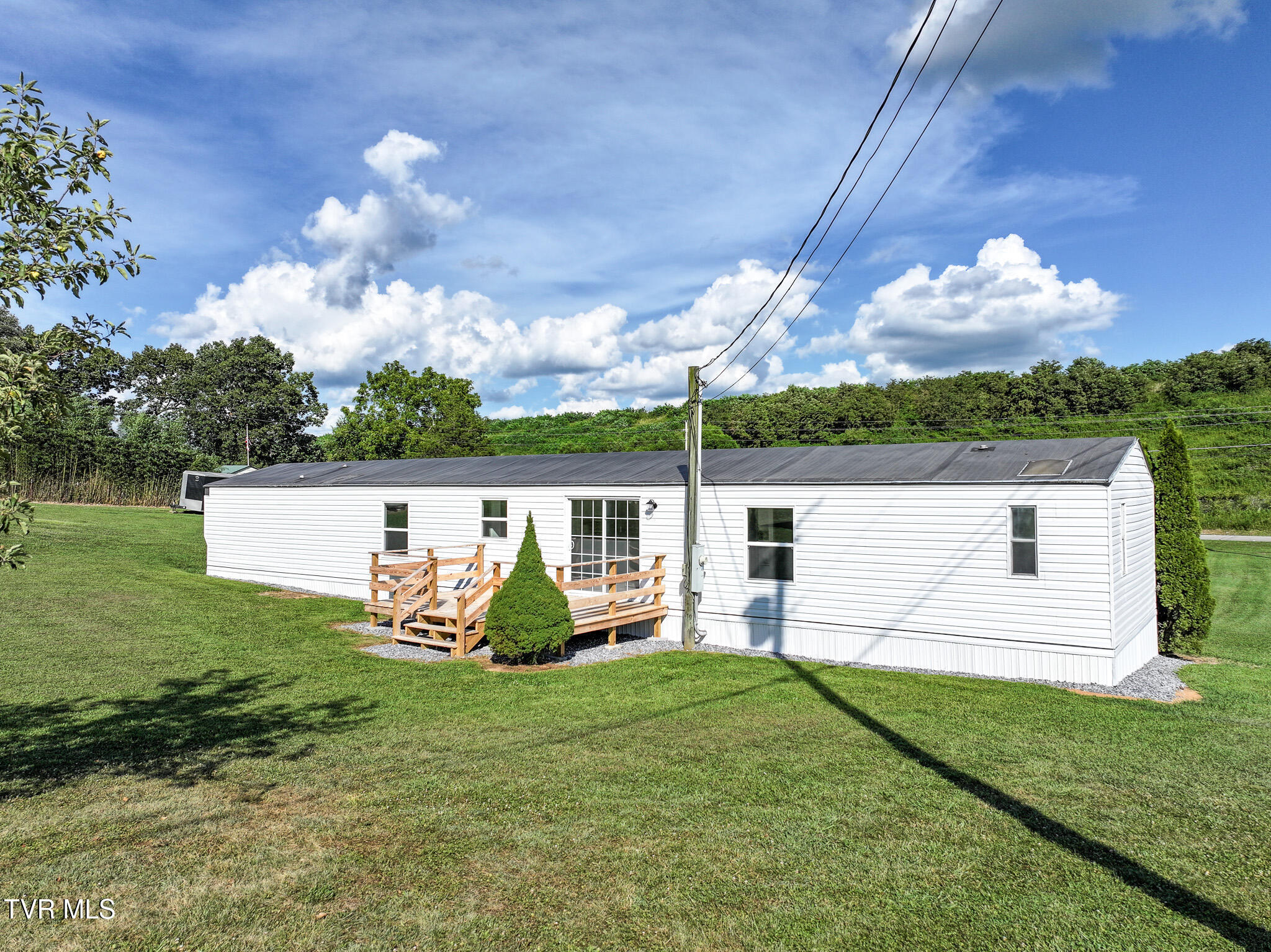 Property Photo: 1275 Whitehouse Road TN 37745