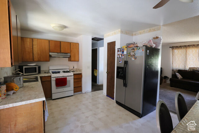 Property Photo: 4452 S Red Cherry Cir W UT 84120
