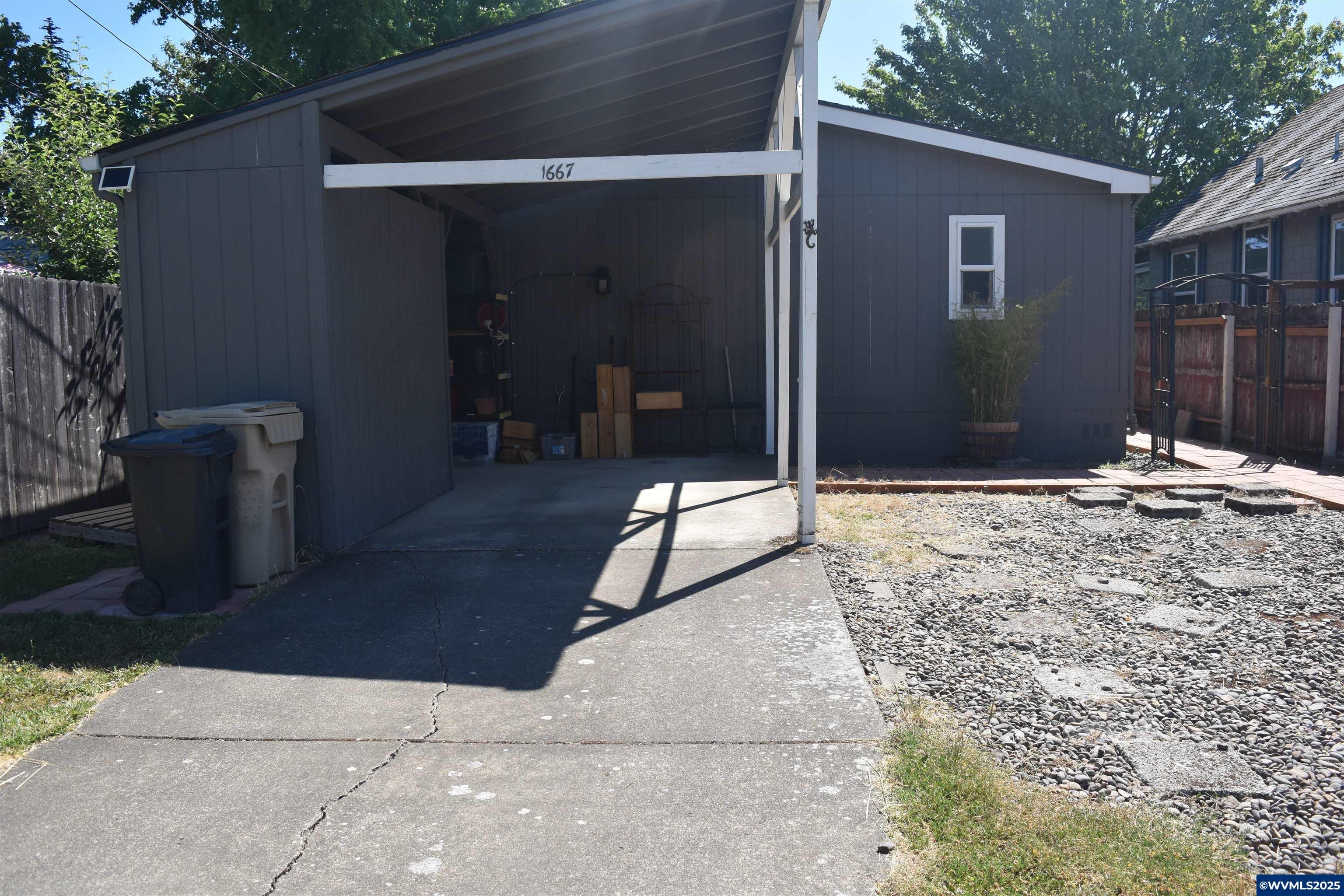 Property Photo:  1667 NW Highland Dr  OR 97330 