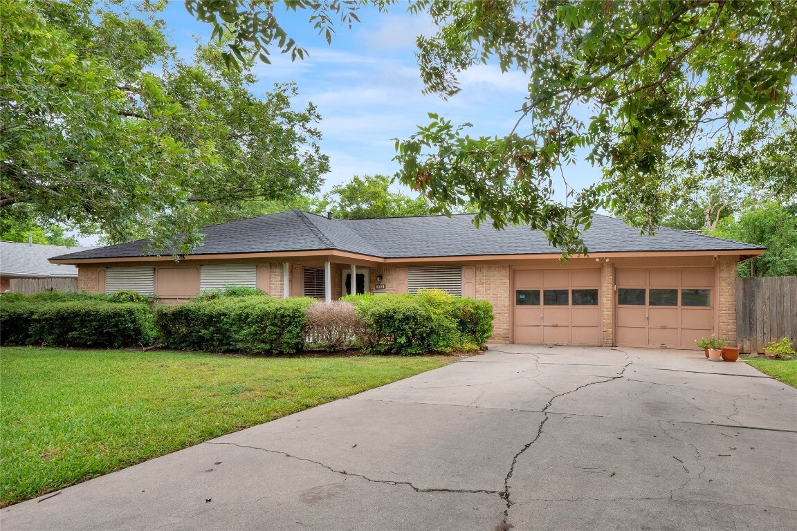 Property Photo:  5724 Wellington Drive  TX 78723 