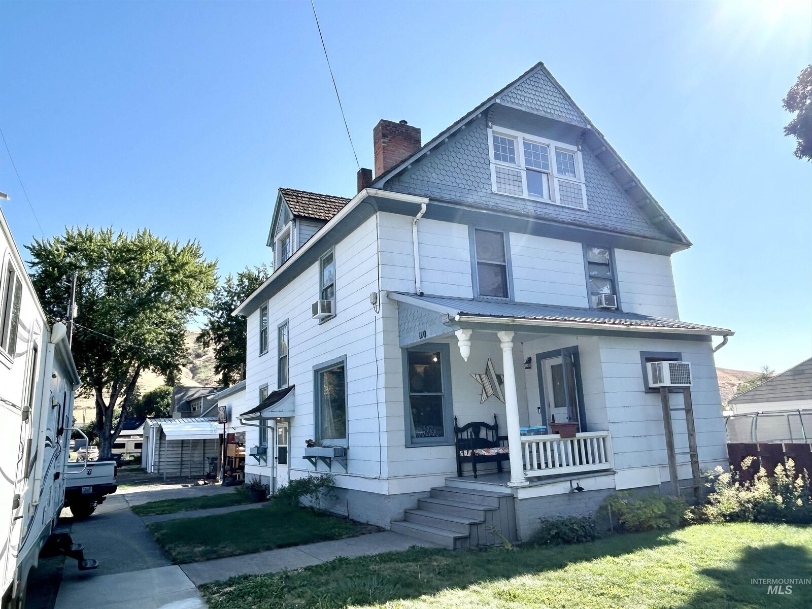 Property Photo:  110 S 2nd St.  WA 99347 