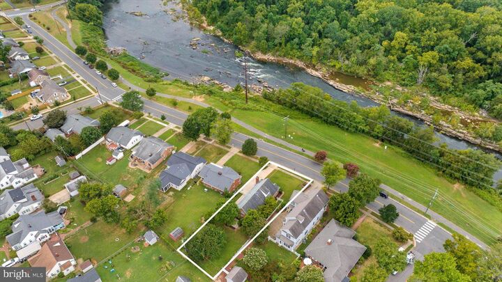 Property Photo:  408 Riverside Drive  VA 22401 