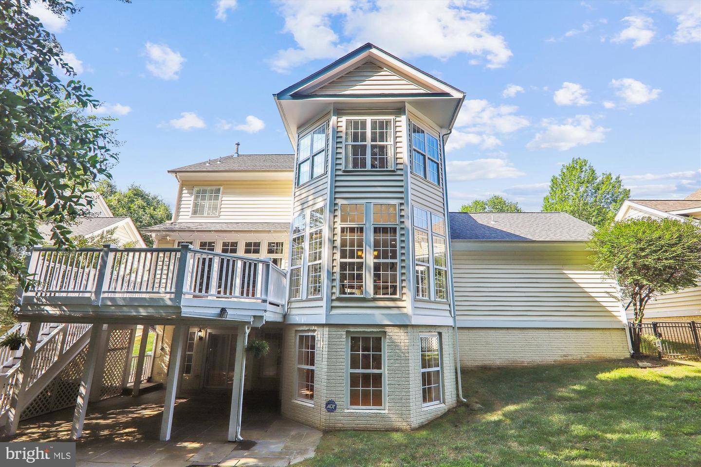 Property Photo: 907 Linslade Street MD 20878