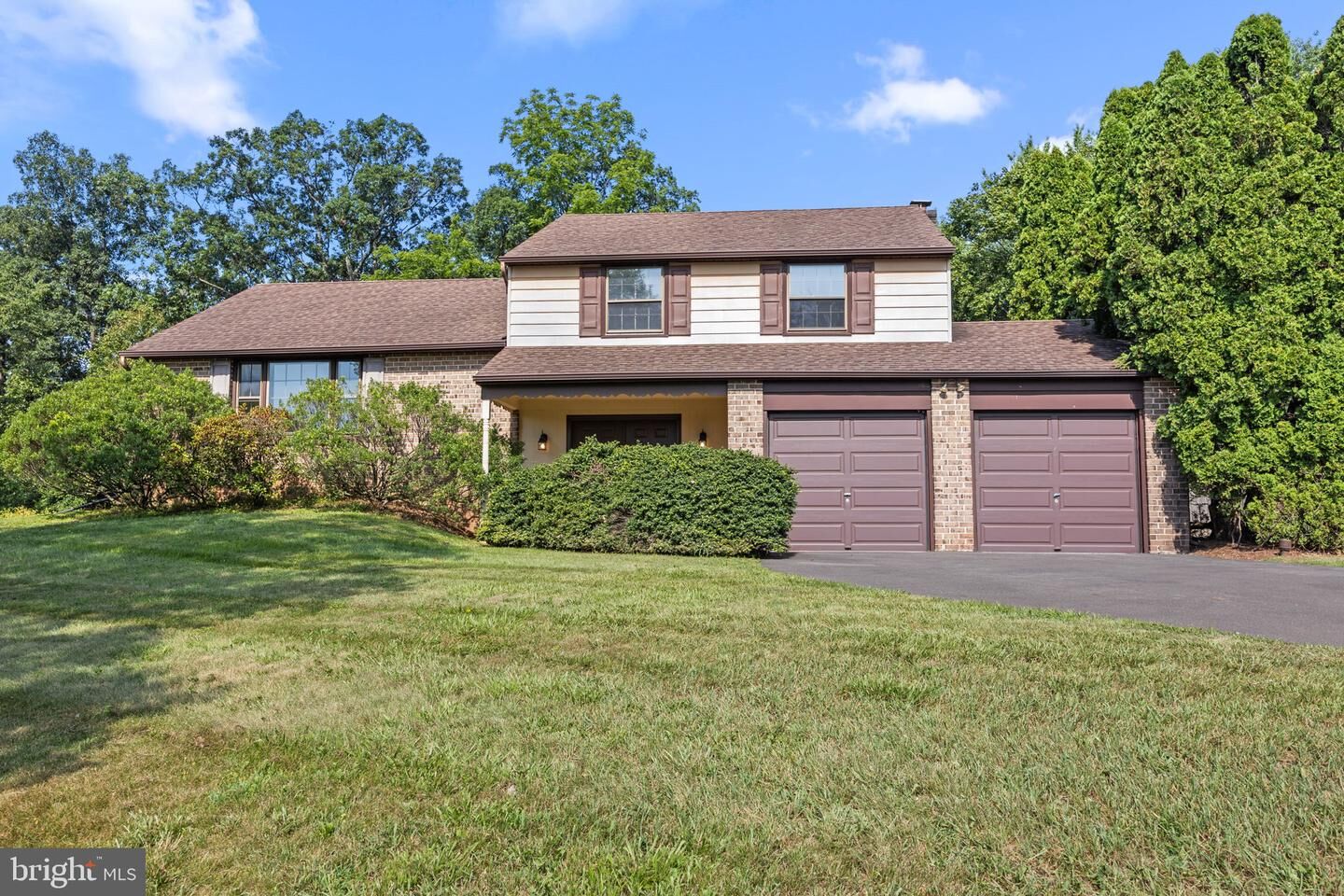 Property Photo:  2070 Dapple Drive  PA 18976 