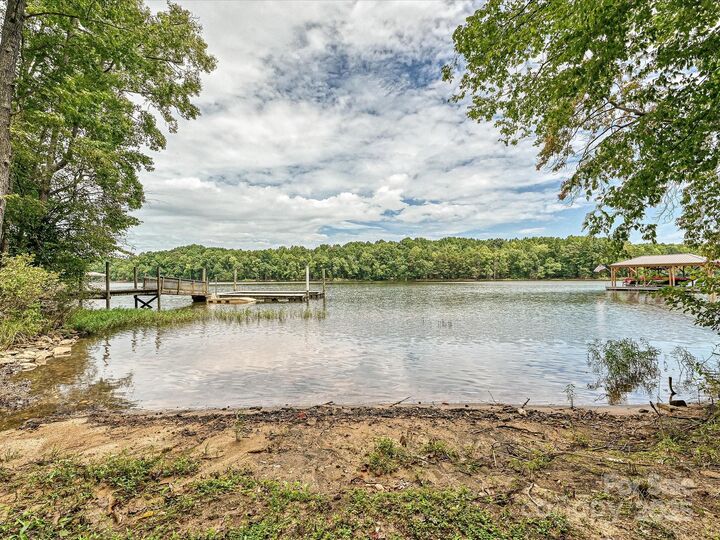 Property Photo:  11902 Mountain Crest Circle  NC 28216 
