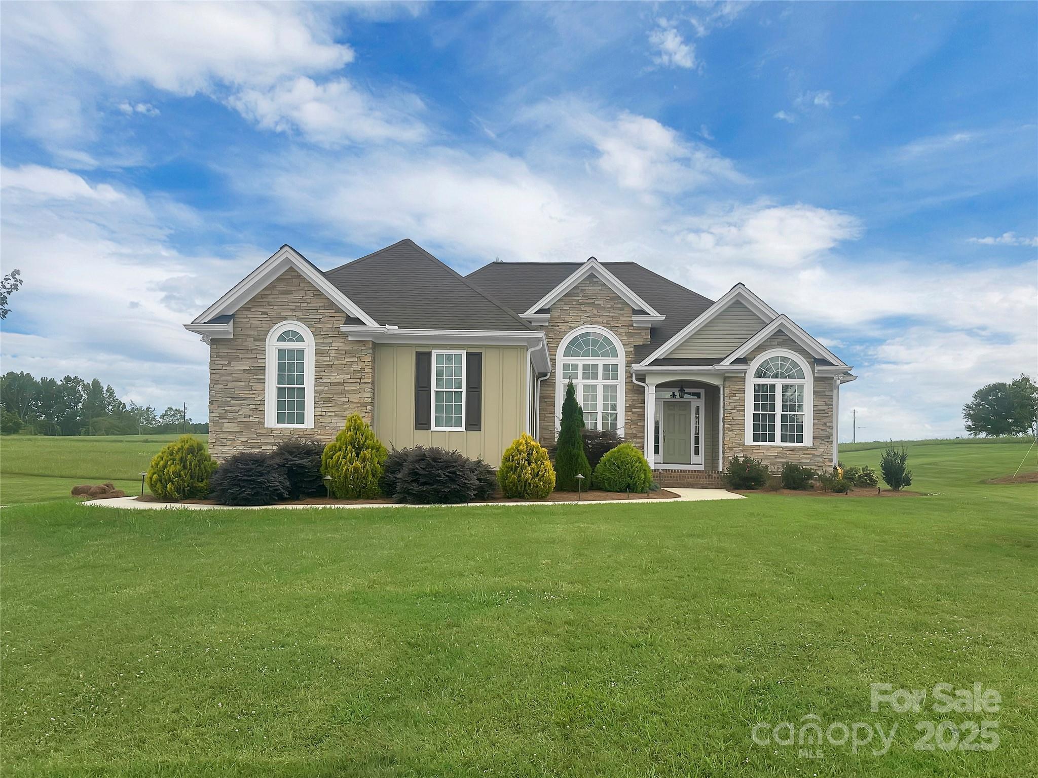 Property Photo: 106 Vintage Woods Court NC 28150