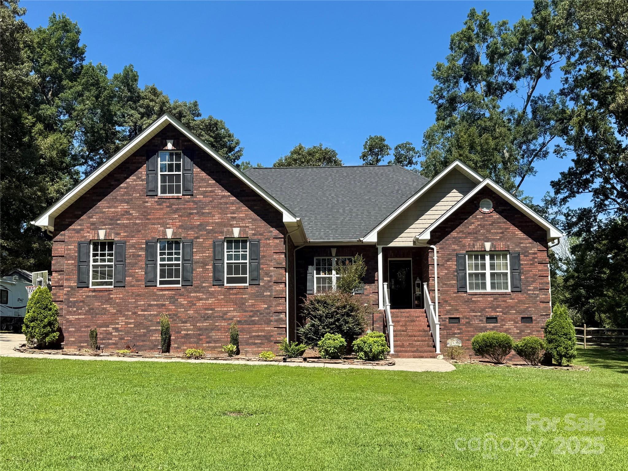 Property Photo: 524 Lawyers Road W NC 28079