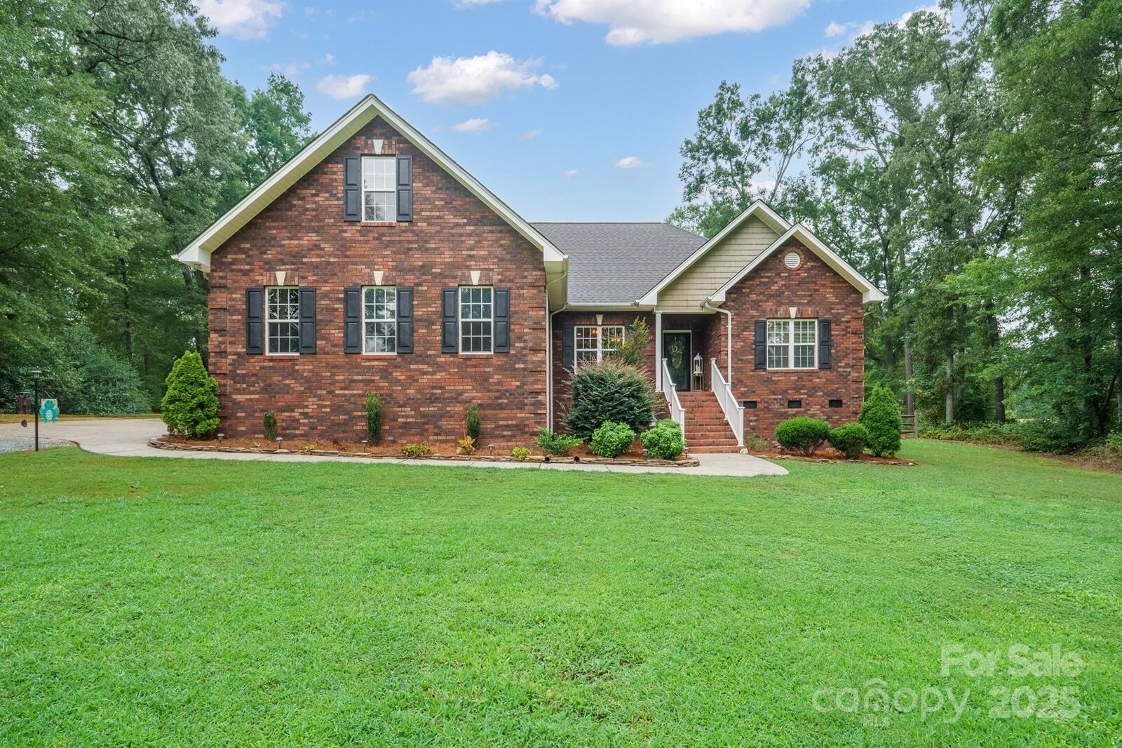 Property Photo: 524 Lawyers Road W NC 28079