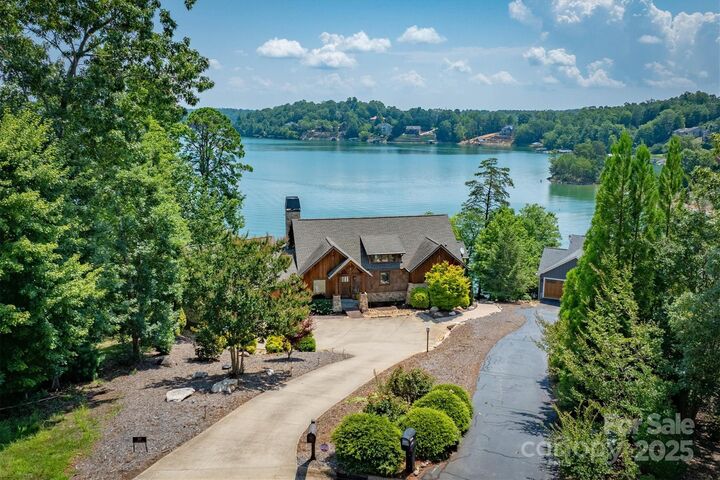 Property Photo: 597 Waterglyn Way NC 28761