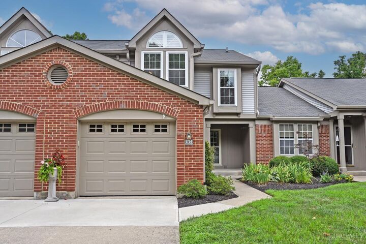 1714 Emerald Glade Lane  Cincinnati OH 45255 photo