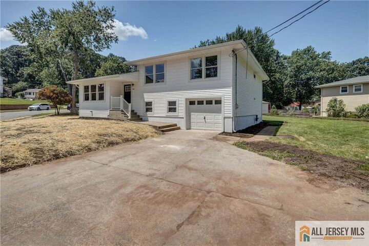 Property Photo:  42 Larchmont Road  NJ 08837 